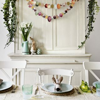 غرفة طعام ريفية مع درسة بيض عيد الفصح | أفكار تزيين غرفة الطعام | منازل وحدائق | البيت