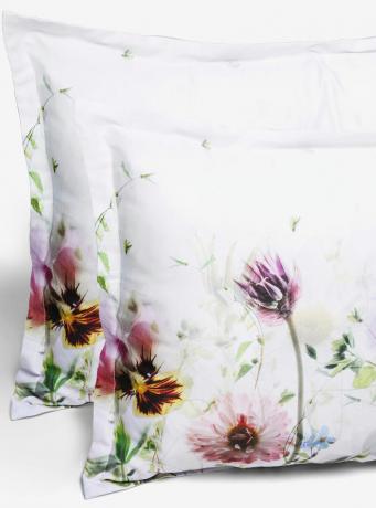επόμενο κρεβάτι με λουλούδια