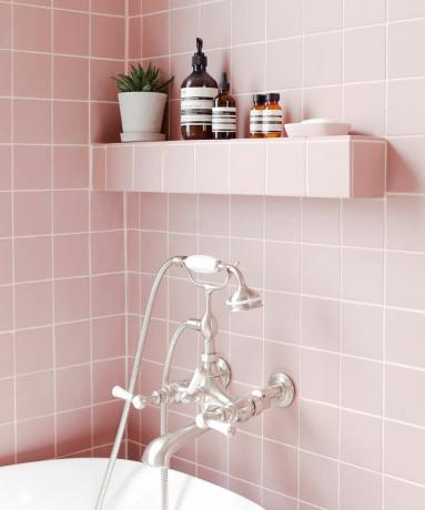 Viktoriaaninen vaaleanpunainen kylpyhuonemuoto 2LG Studio