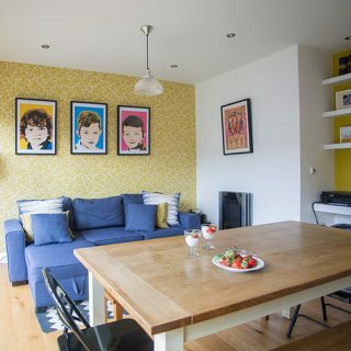Nappali virágos tapétával | Nappali díszítés | stílus otthon | housetohome.co.uk