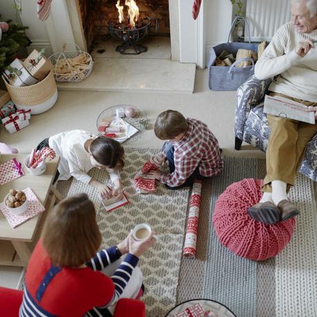 Tradisi keluarga saat Natal mendapatkan perubahan modern