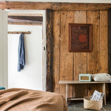 Chalé de palha de 400 anos em Cornwall-living-room-2