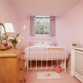 Vaaleanpunaisen tytön makuuhuone | Makuuhuoneen huonekalut | Sisustusideoita | Kuva | Kotitalo