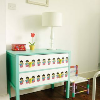 Cameretta per bambini con contenitori colorati | Idee per decorare la camera da letto | Camera da letto | Stile a casa | IMMAGINE | Housetohome.co.uk