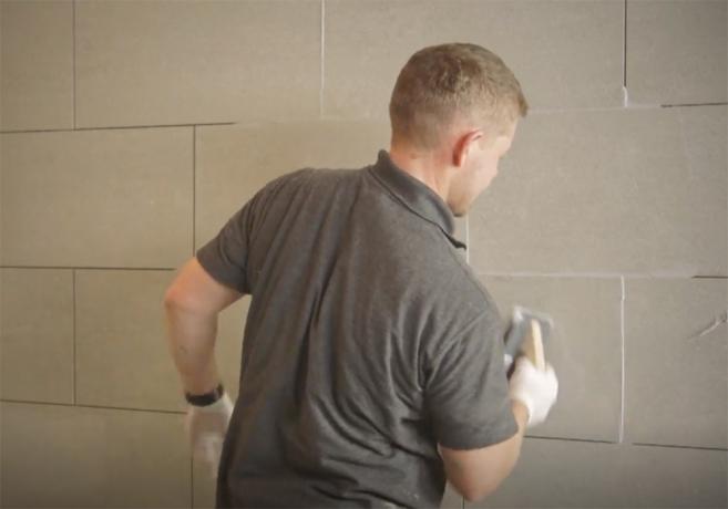 DIY hur man kaklar en vägg - injekterar plattorna