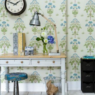 Blommigt hemmakontor i lantlig stil | Idéer för inredning av hemmakontor | Hus och interiörer | BILD | Housetohome.co.uk